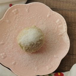 Knedle sa sljivama , kom